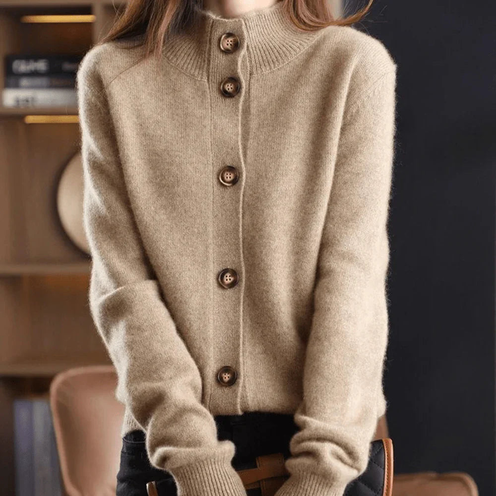 Erika - Strickpullover mit Knöpfen