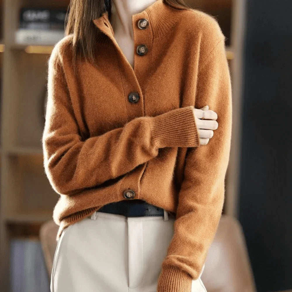 Erika - Strickpullover mit Knöpfen